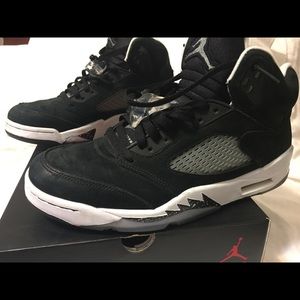 Jordan V retro Oreos, size 9.5